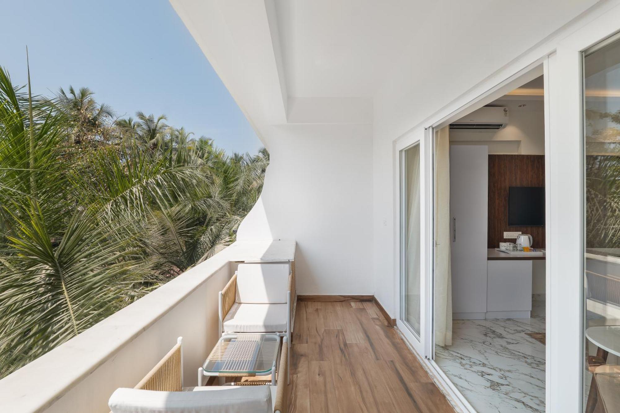 White Wharf Beach Resort Morjim Goa Ngoại thất bức ảnh