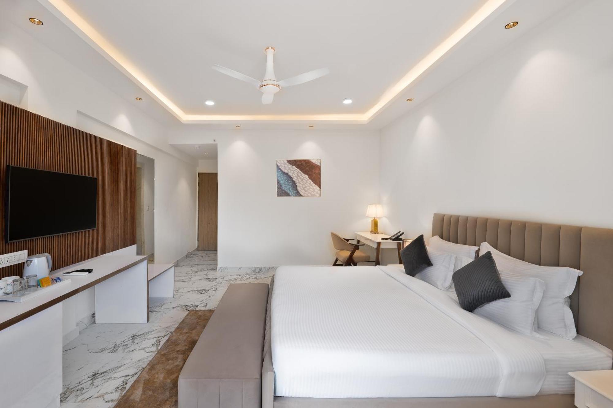White Wharf Beach Resort Morjim Goa Ngoại thất bức ảnh