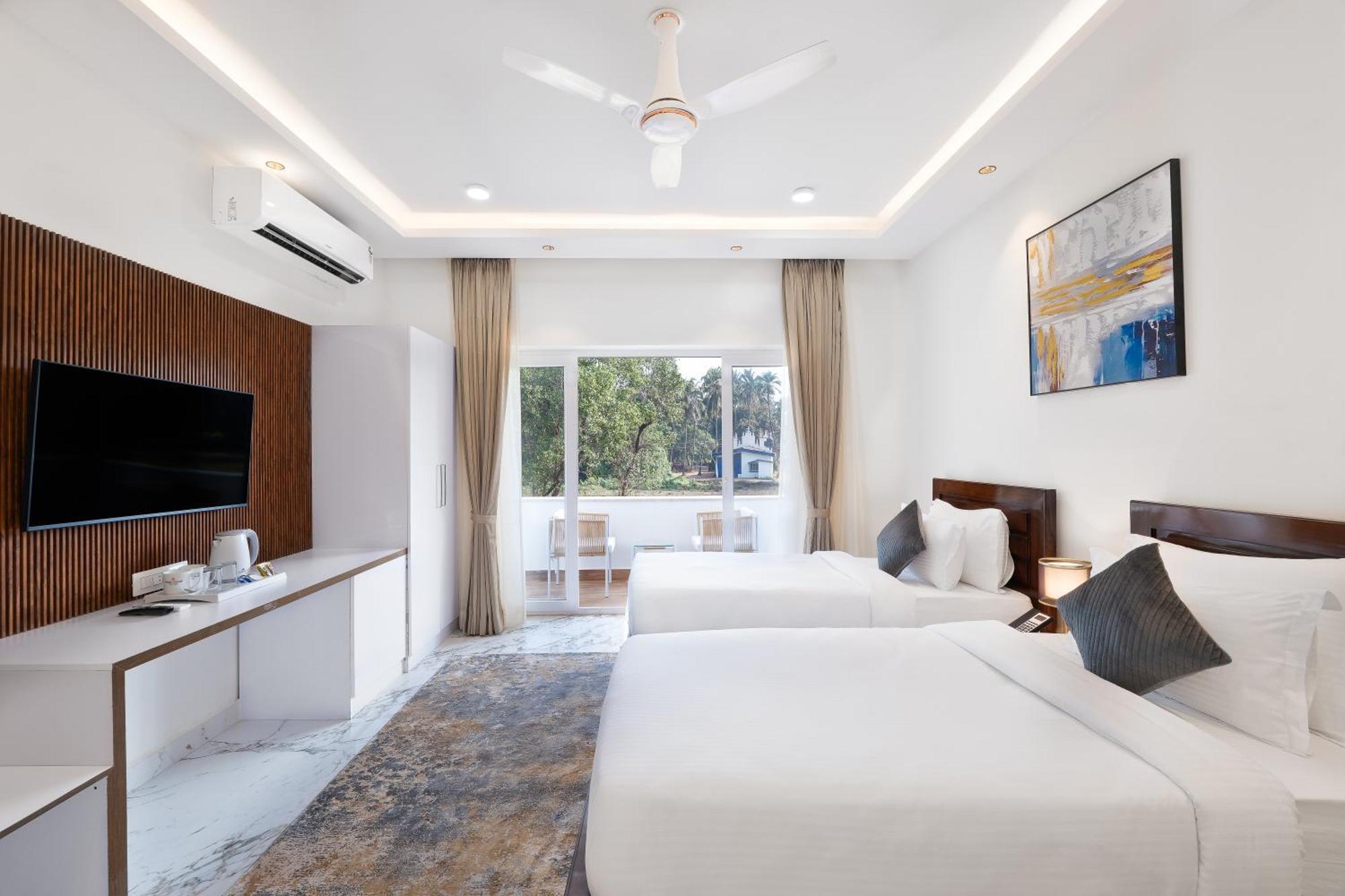 White Wharf Beach Resort Morjim Goa Ngoại thất bức ảnh