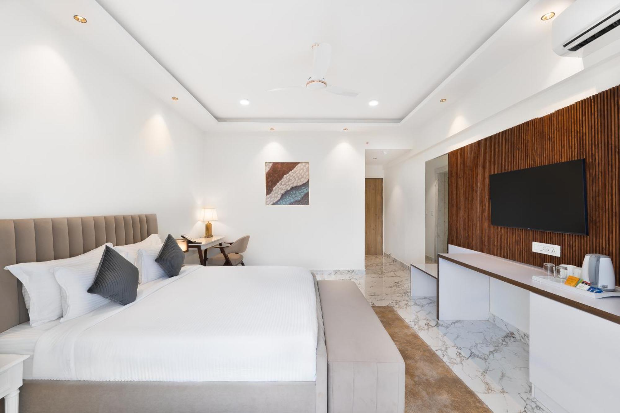 White Wharf Beach Resort Morjim Goa Ngoại thất bức ảnh